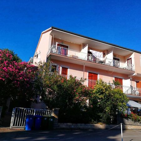 Apartmani Leon Biograd Na Moru Exterior photo