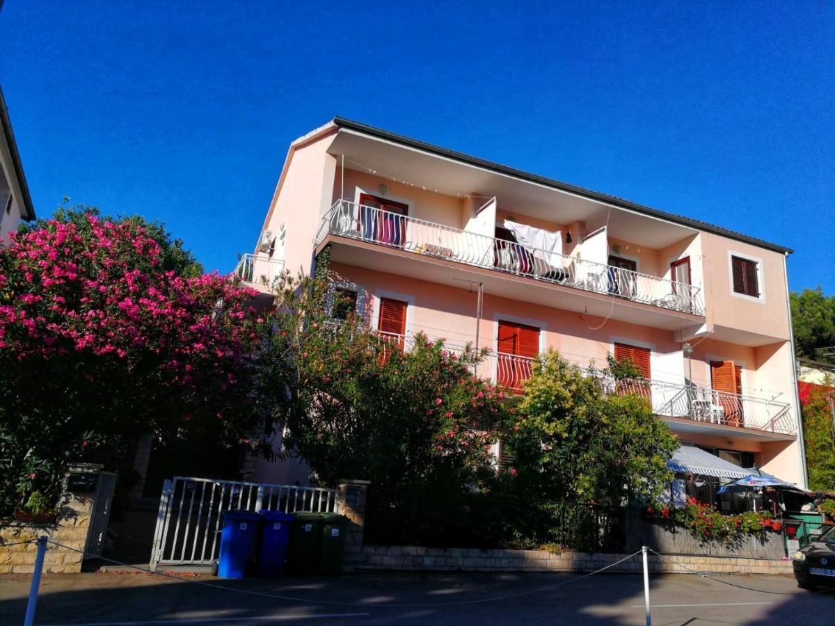 Apartmani Leon Biograd Na Moru Exterior photo
