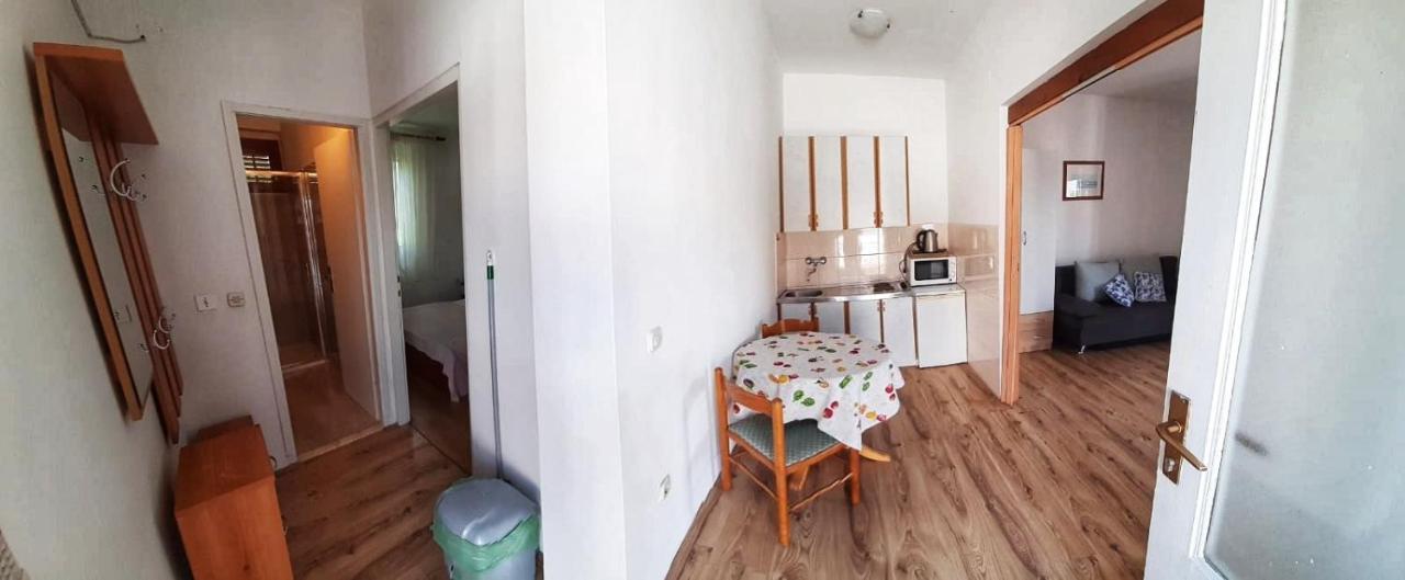Apartmani Leon Biograd Na Moru Exterior photo