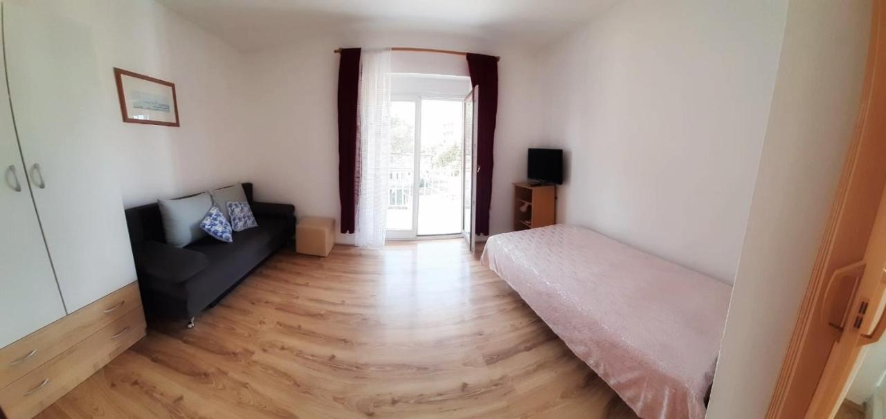 Apartmani Leon Biograd Na Moru Exterior photo