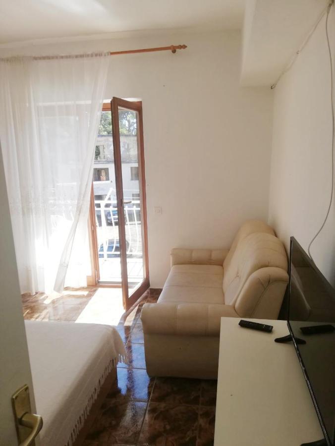 Apartmani Leon Biograd Na Moru Exterior photo